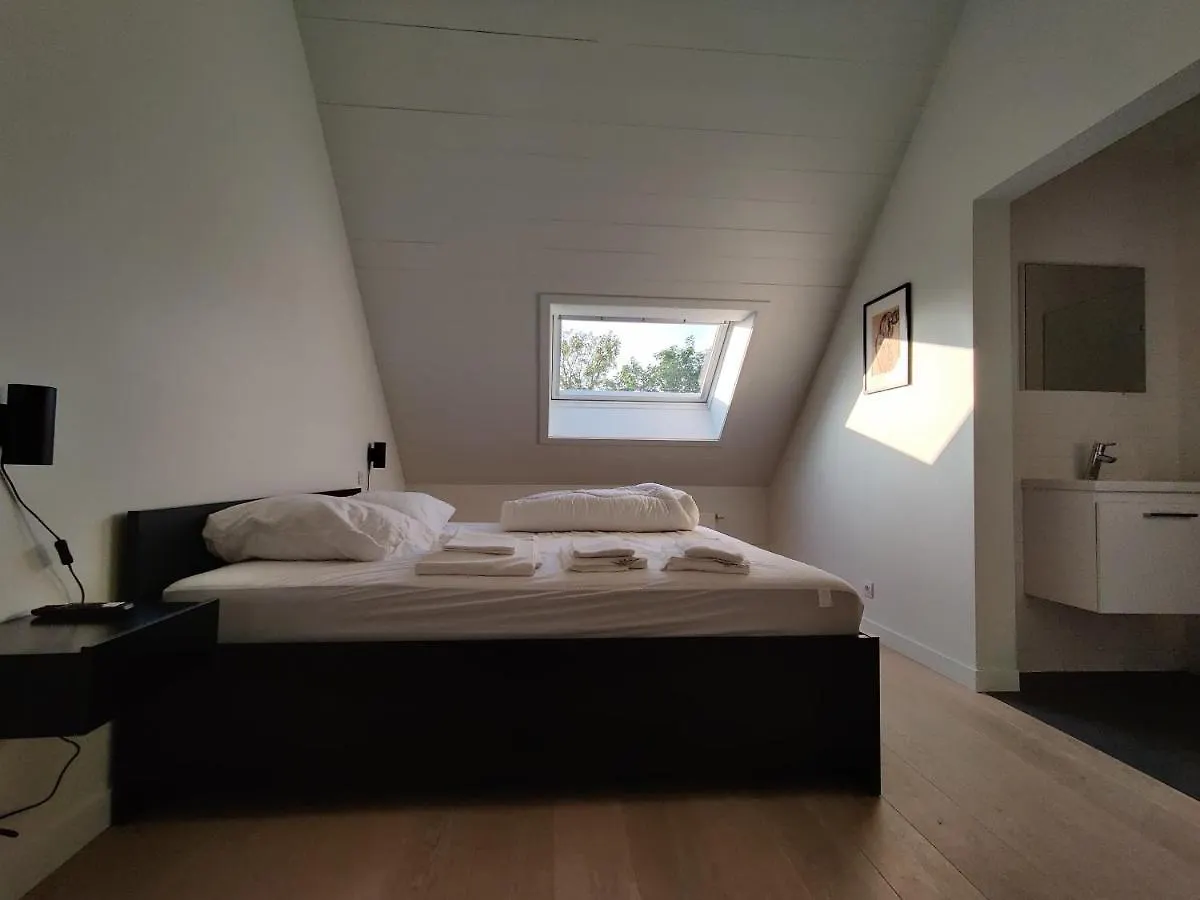 Beautiful 3-Bedroom - 3-Bathroom Appartment Pendula Bruggy
